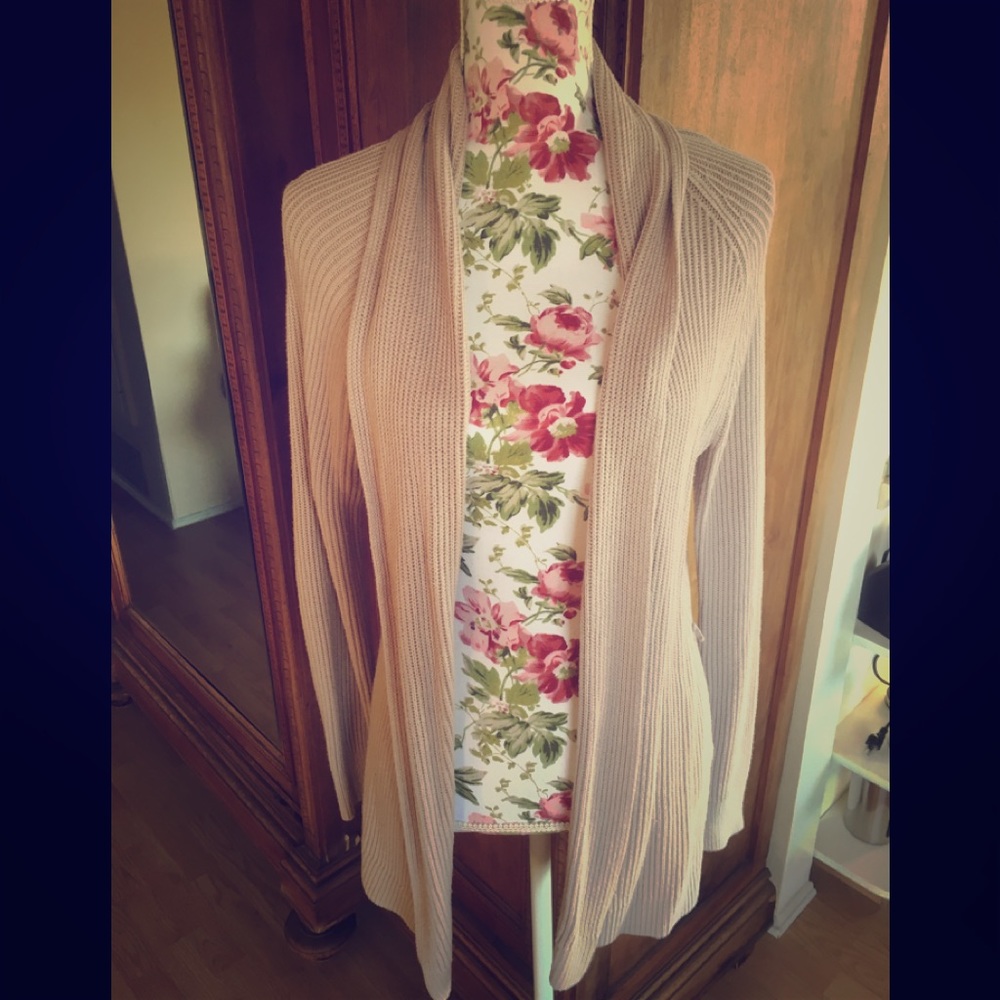 Beige H&M sweater